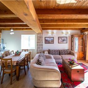 2 Bedroom Apartment with 2 Shared Pools, sleeps 4